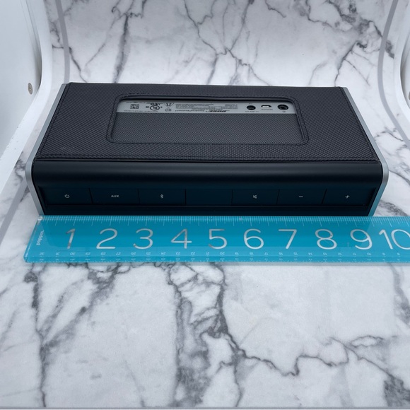 Bose SoundLink Bluetooth Mobile Speaker II Dark Gray Nylon with Box Cord Manual - Picture 8 of 12